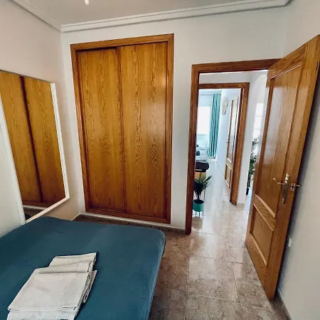 Apartment El Papagayo 2 Mins Walking To The Torrevieja